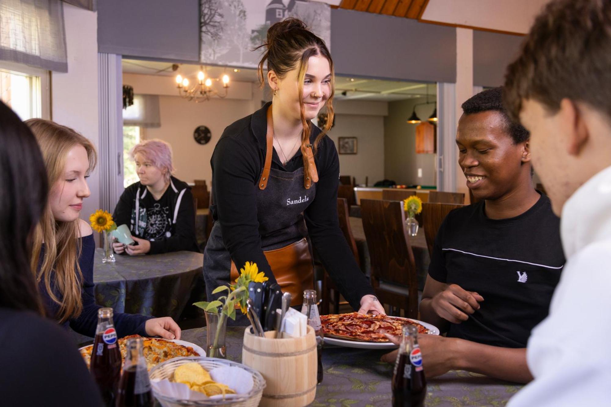 Hotelli Ravintola Tiilikka Rautavaara Zewnętrze zdjęcie